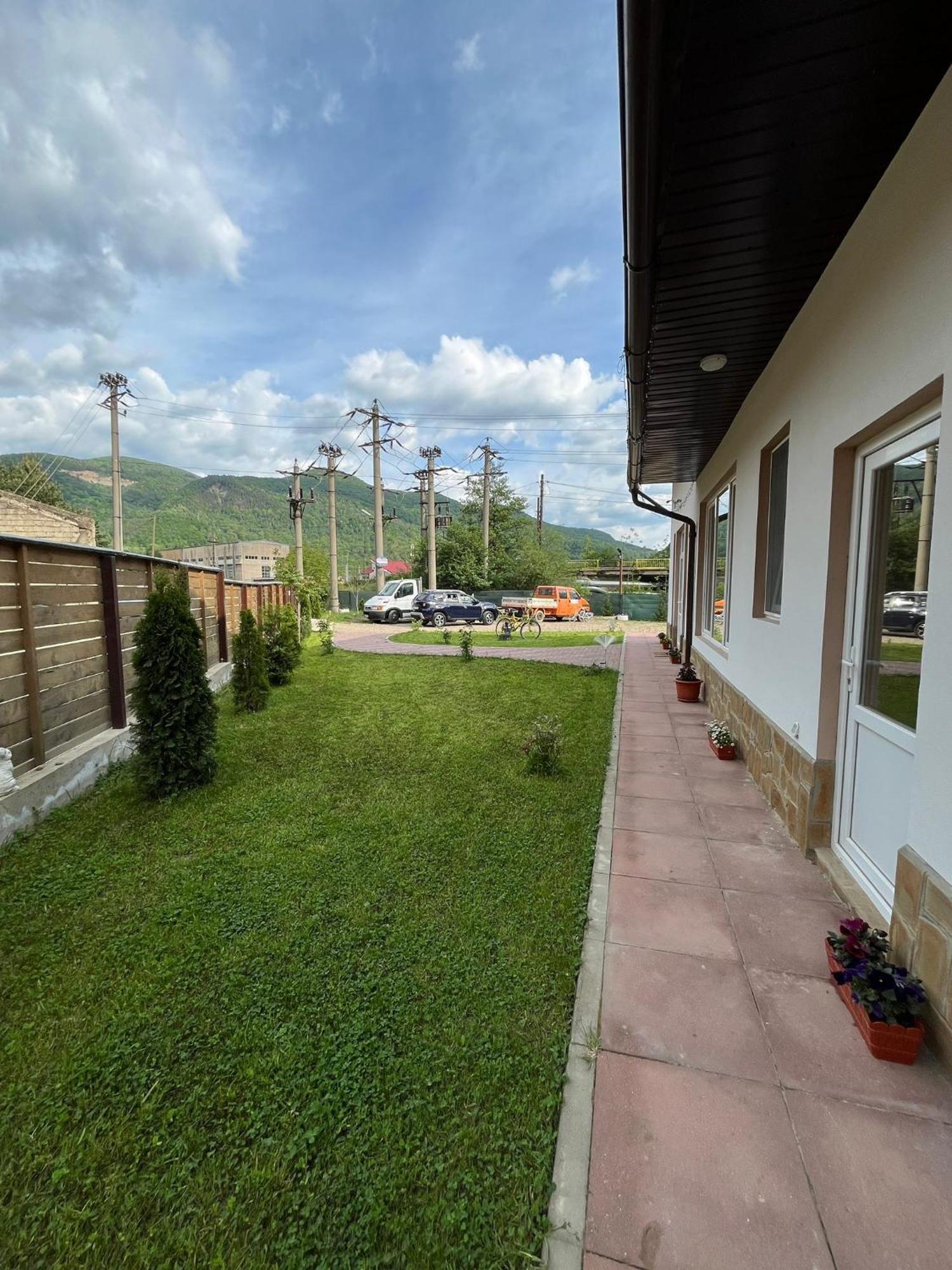 Gasthaus Casa Vio Nehoiu Exterior foto